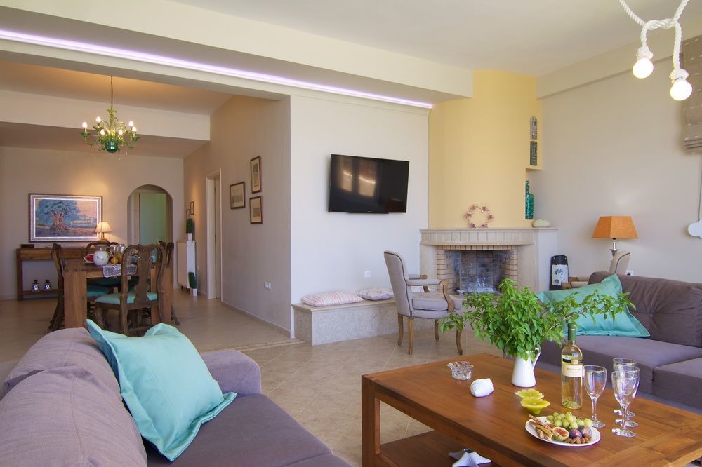 Espera Luxury Beach Front Residence With Pool & Bbq, By Thinkvilla レティムノ エクステリア 写真